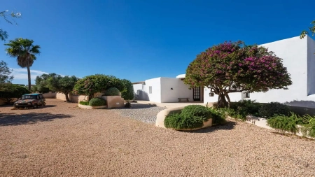 Богемная Вилла Шик с Гостевым Домом и Большим Участком в Продажe в Сан-Хорди