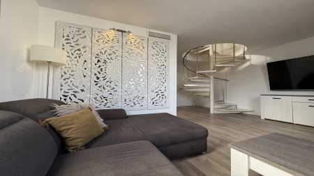 Современный дуплекс с частной террасой на крыше и парковкой в Cas Serres